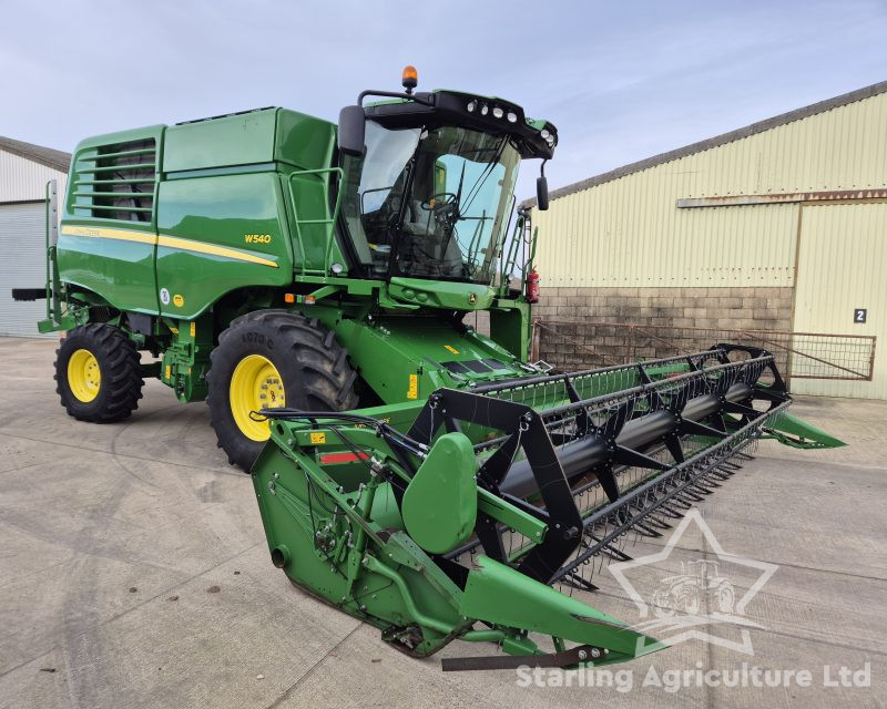 John Deere W540 Combine