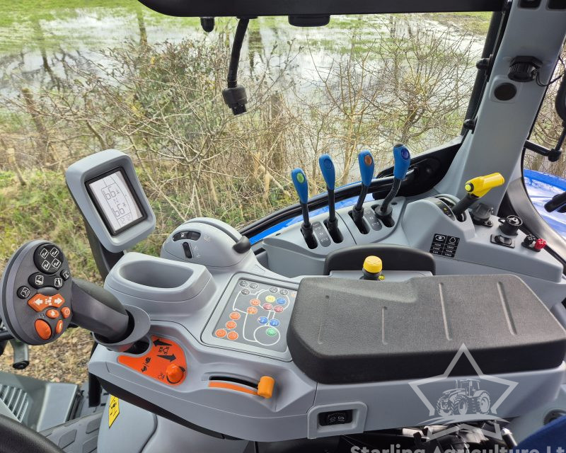 New Holland T6.180 Dynamic Command