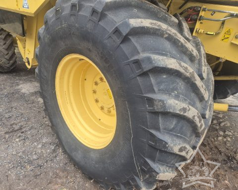 New Holland TX 68 Combine
