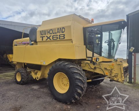 New Holland TX 68 Combine