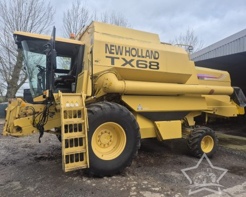New Holland TX 68 Combine