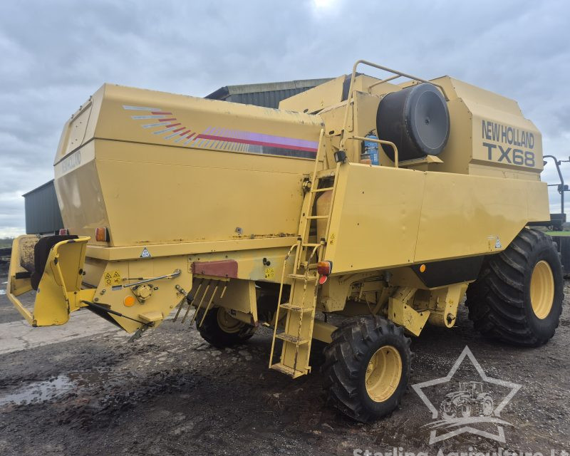 New Holland TX 68 Combine