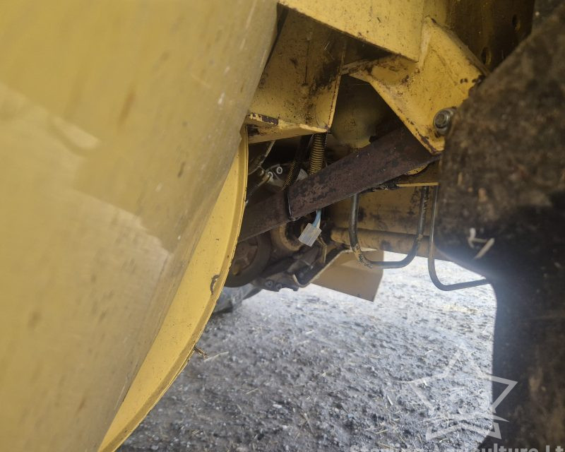 New Holland TX 68 Combine