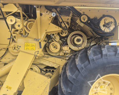 New Holland TX 68 Combine