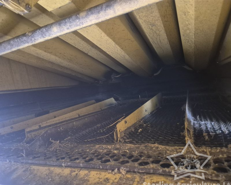 New Holland TX 68 Combine