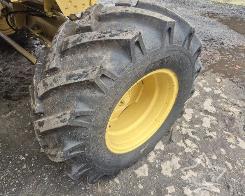 New Holland TX 68 Combine