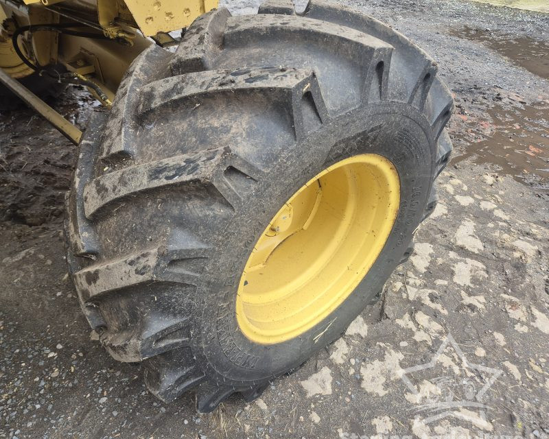 New Holland TX 68 Combine