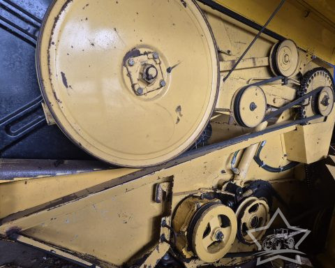 New Holland TX 68 Combine