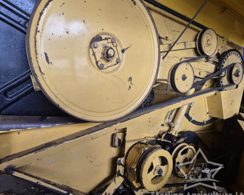 New Holland TX 68 Combine