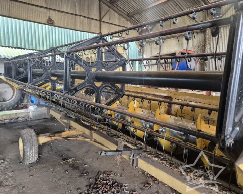 New Holland TX 68 Combine
