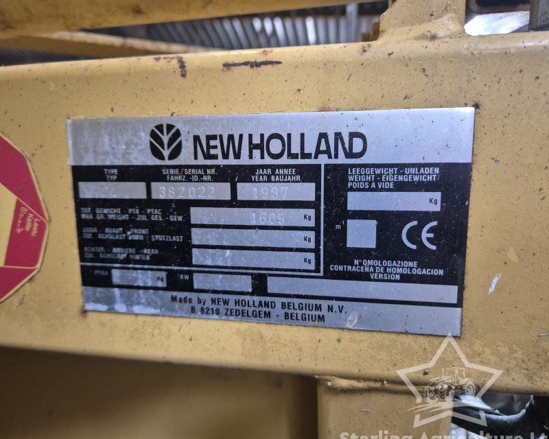 New Holland TX 68 Combine