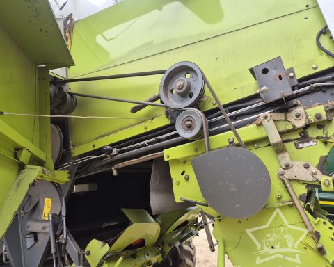 Claas Lexion 440 Combine
