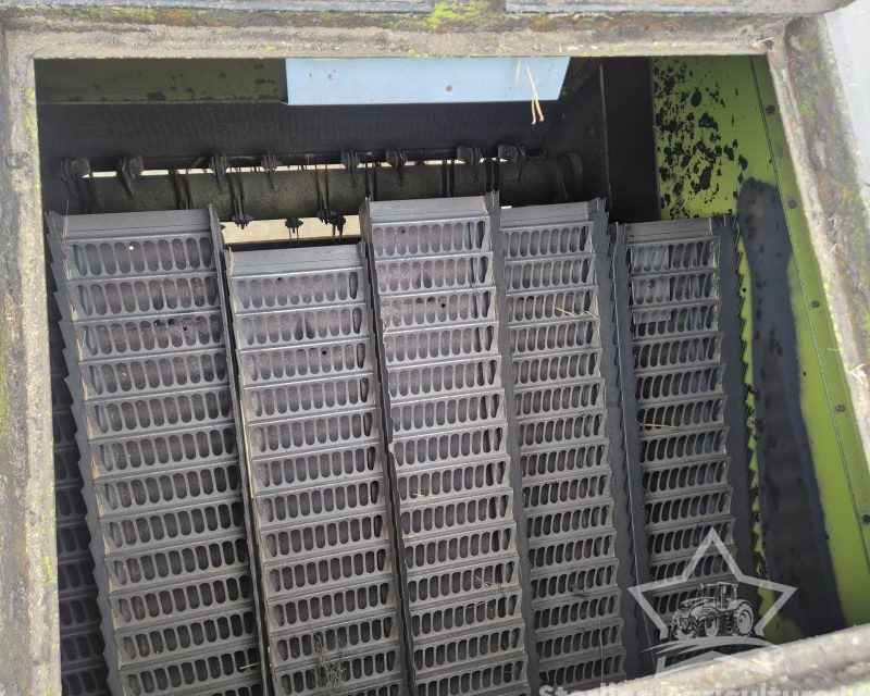 Claas Lexion 440 Combine