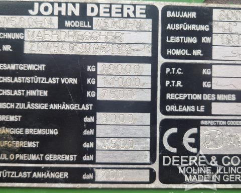 John Deere W540 HillMaster Combine