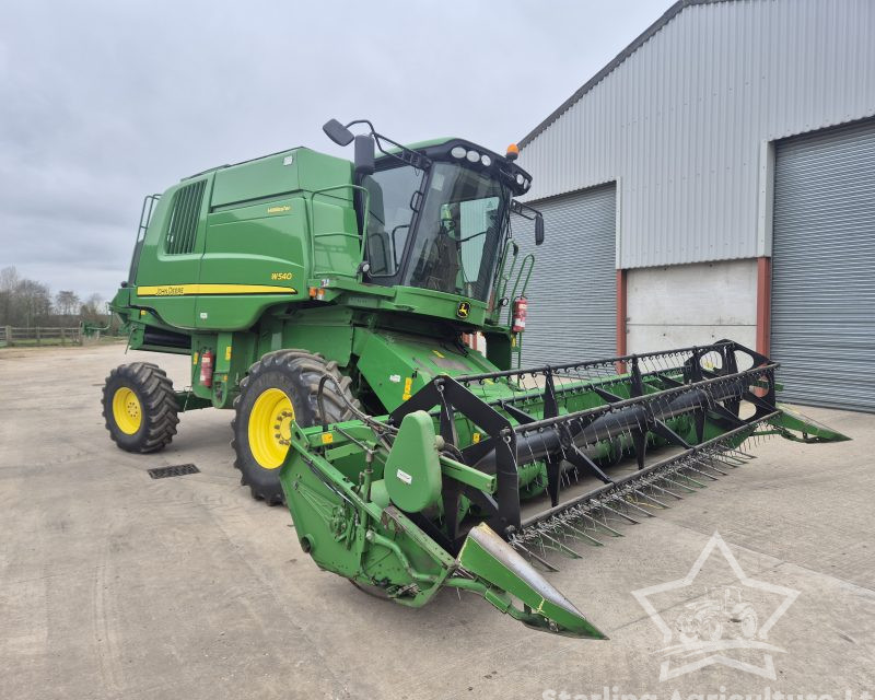 John Deere W540 HillMaster Combine