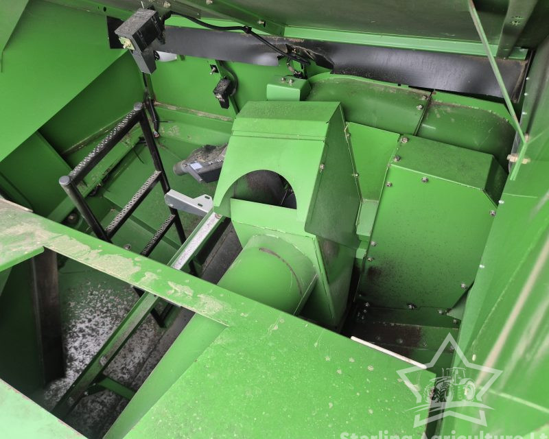 John Deere W540 HillMaster Combine