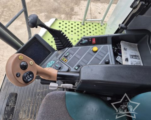 Claas Lexion 440 Combine