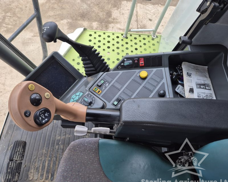 Claas Lexion 440 Combine