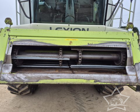 Claas Lexion 440 Combine