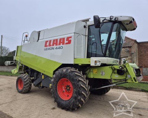 Claas Lexion 440 Combine