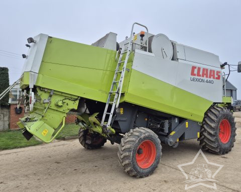 Claas Lexion 440 Combine