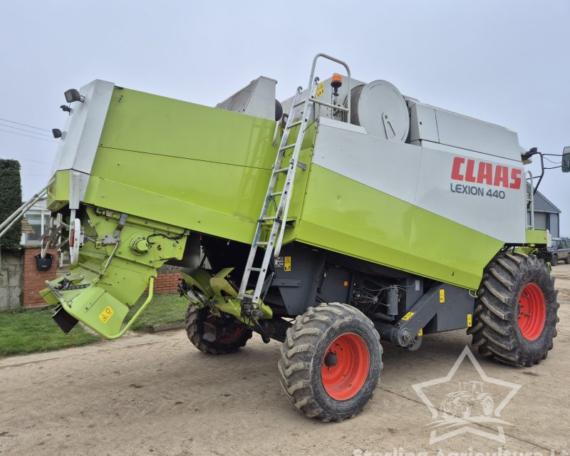 Claas Lexion 440 Combine