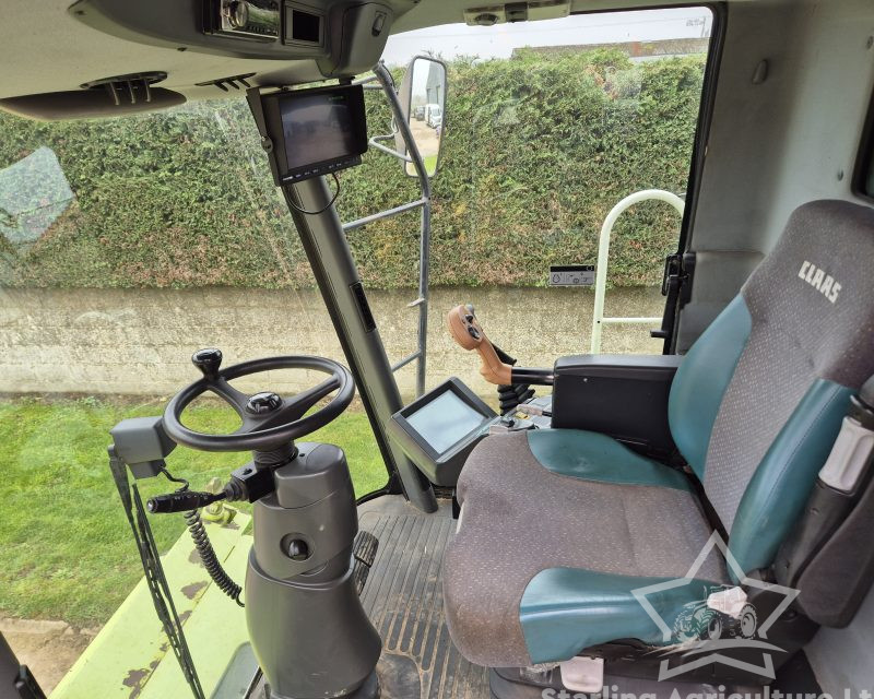 Claas Lexion 440 Combine