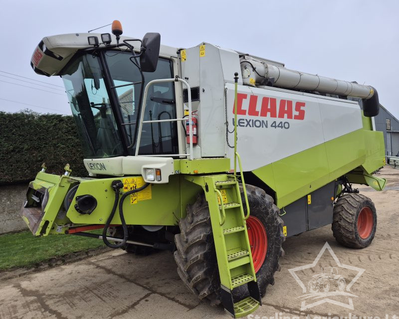 Claas Lexion 440 Combine