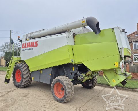 Claas Lexion 440 Combine