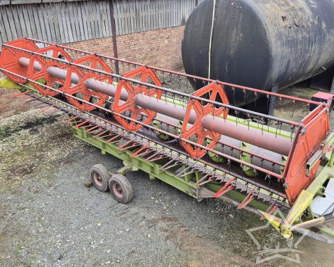 Claas Lexion 440 Combine