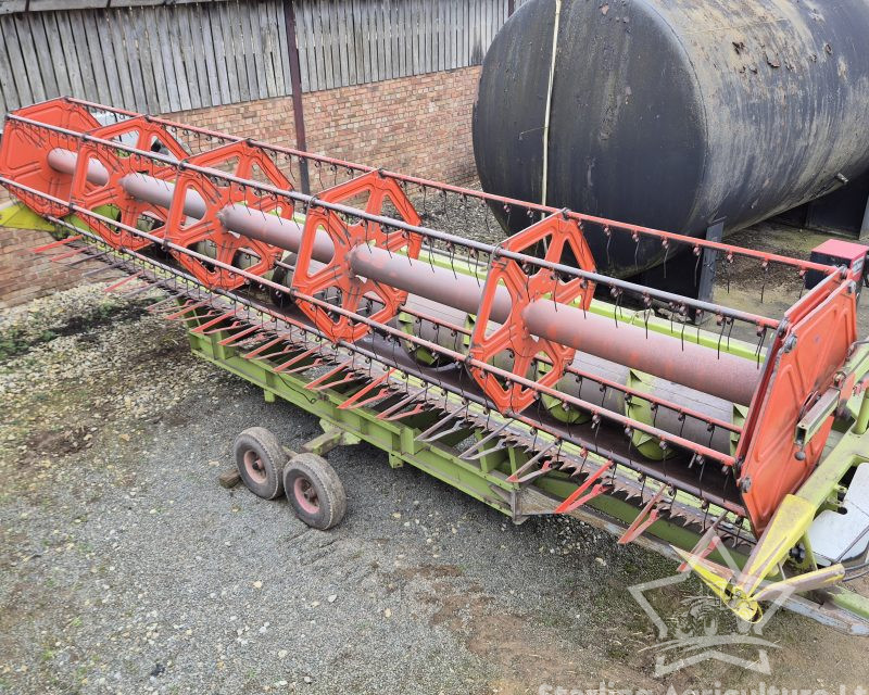 Claas Lexion 440 Combine