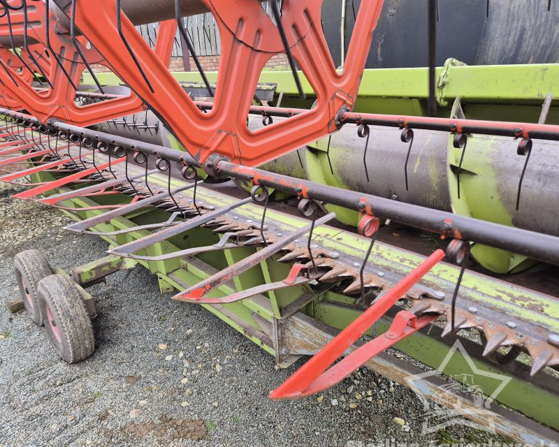 Claas Lexion 440 Combine