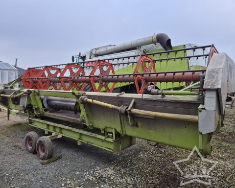 Claas Lexion 440 Combine