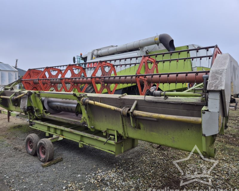 Claas Lexion 440 Combine