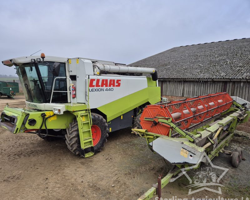 Claas Lexion 440 Combine
