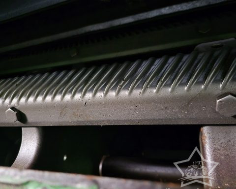 John Deere W540 HillMaster Combine