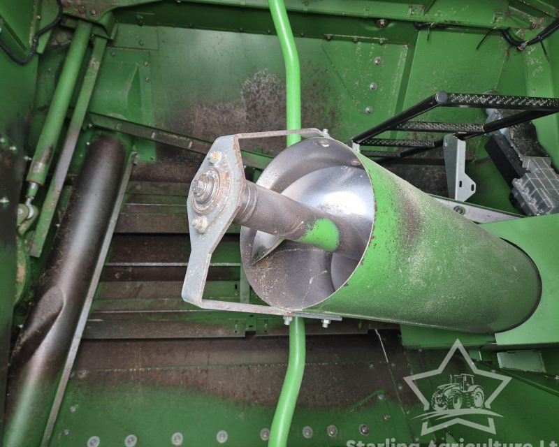 John Deere W540 HillMaster Combine