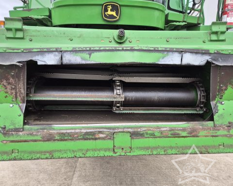 John Deere W540 HillMaster Combine