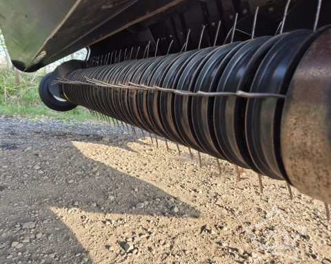 New Holland 870 80×70 Baler