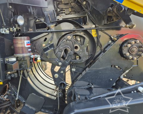 New Holland 870 80×70 Baler