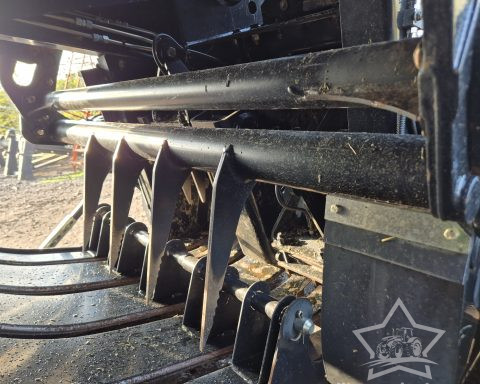 New Holland 870 80×70 Baler