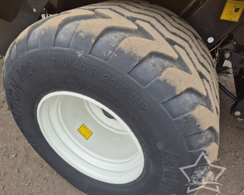 New Holland 870 80×70 Baler