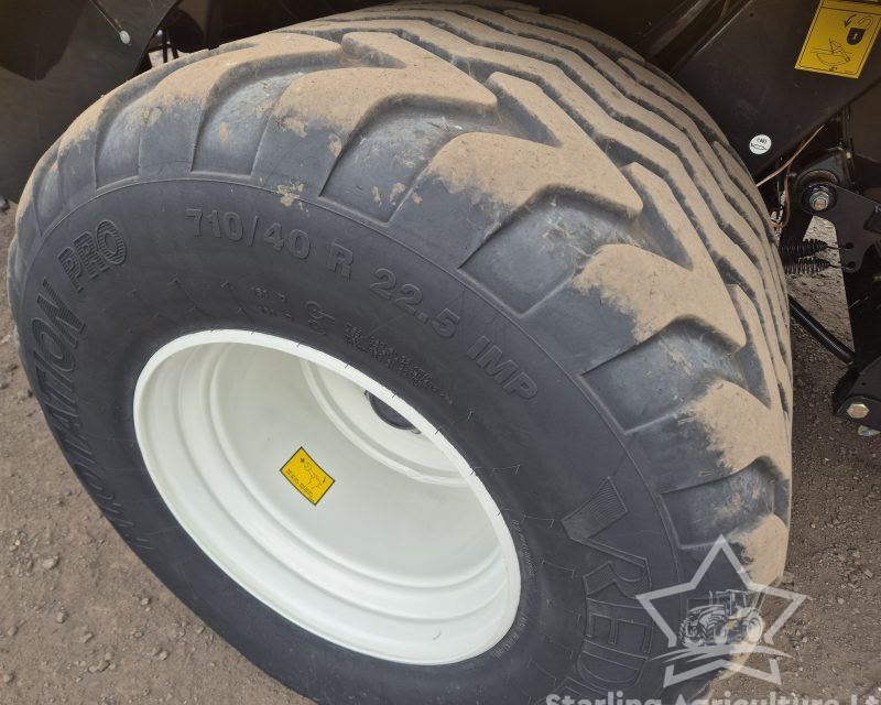 New Holland 870 80×70 Baler