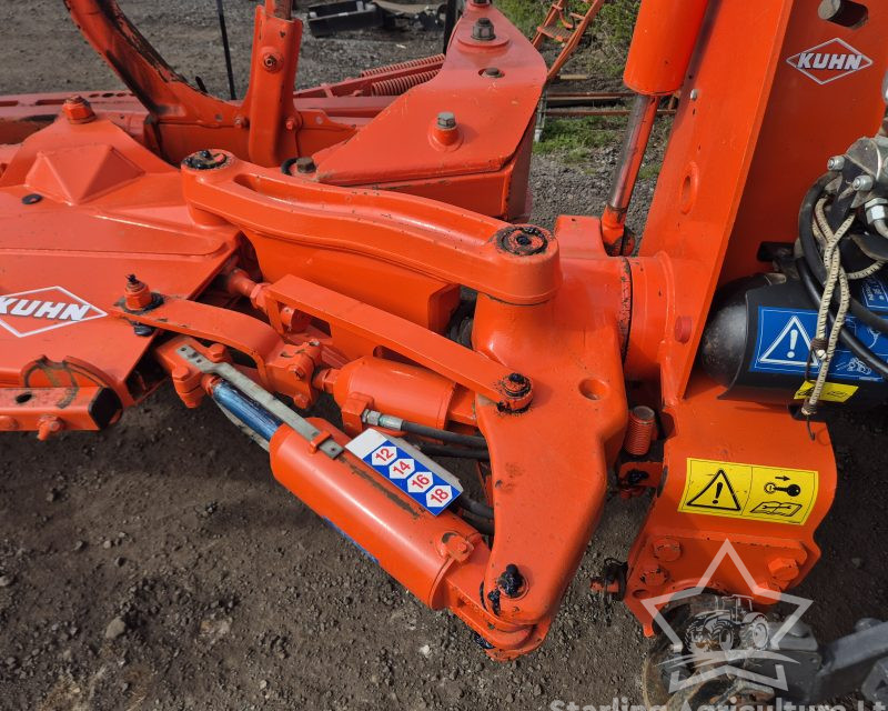 Kuhn Vari-Master 123 5F Auto Reset Plough