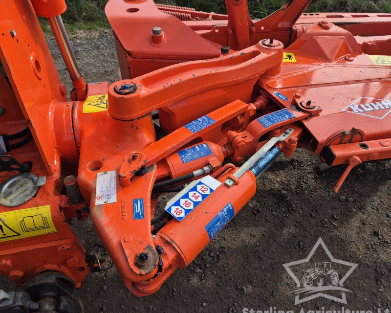 Kuhn Vari-Master 123 5F Auto Reset Plough