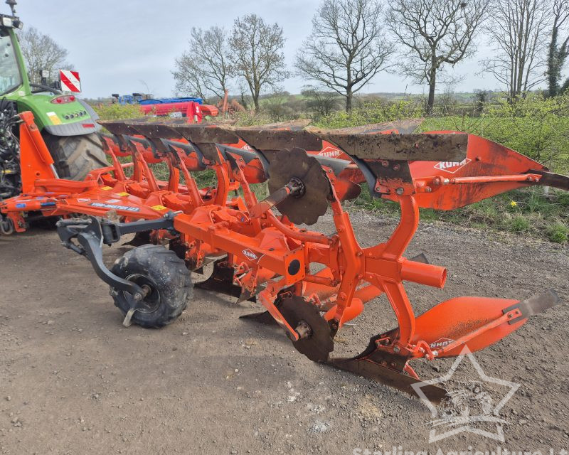 Kuhn Vari-Master 123 5F Auto Reset Plough