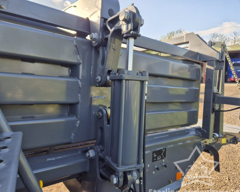 Fendt 1290NXD (MF 2270XD ) Baler