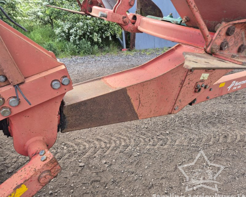 Kverneland PW100 10F Plough