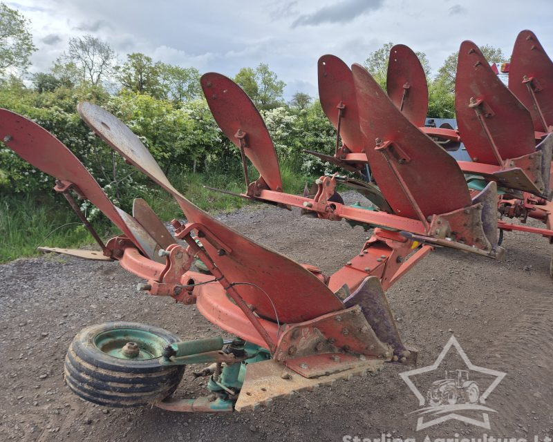 Kverneland PW100 10F Plough
