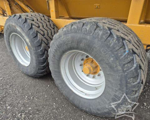 Richard Western FR16 Chaser Bin